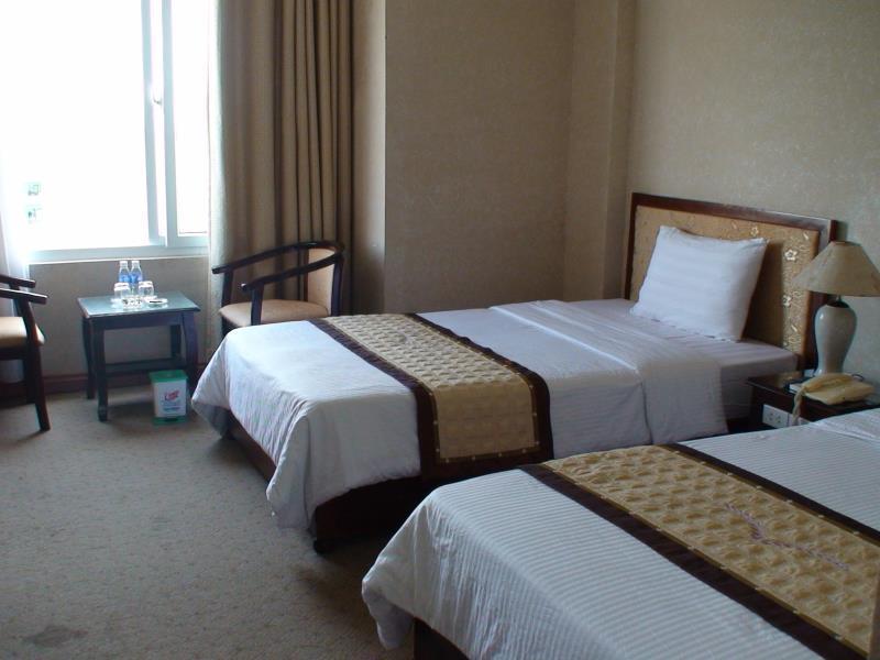 Huu Nghi Hotel Vinh Exterior foto